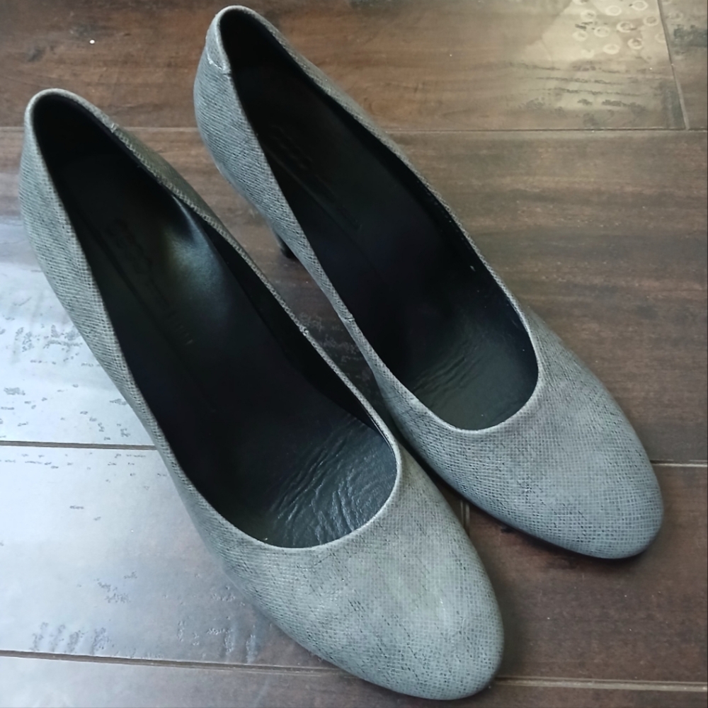ECCO Gray Metallic Pump Heels